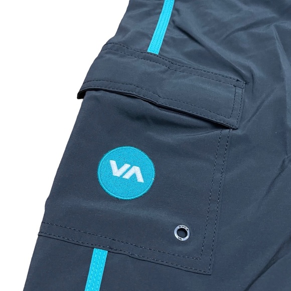 RVCA - MEN’S EASTERN BOARD SHORTS |EXCELLENT CONDITION - Picture 3 of 8